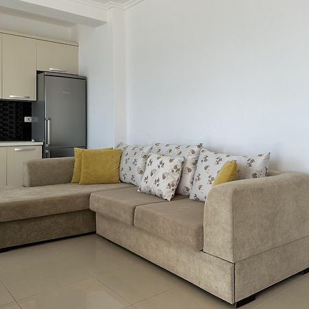 White Sea View Residence 2 Sarandë Esterno foto