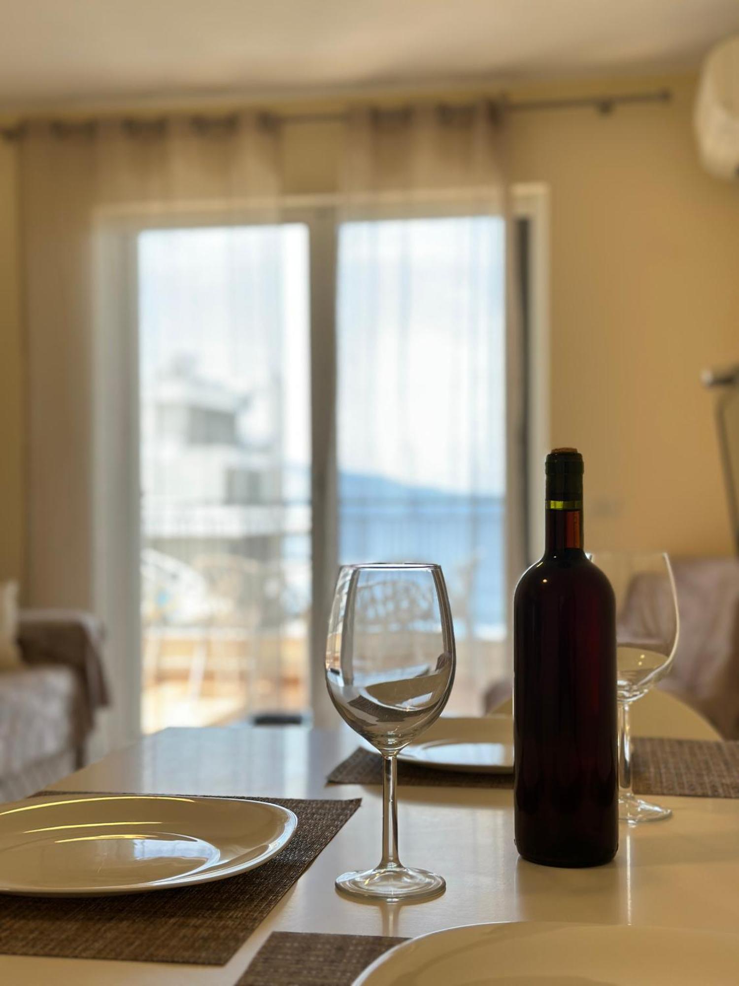 White Sea View Residence 2 Sarandë Esterno foto