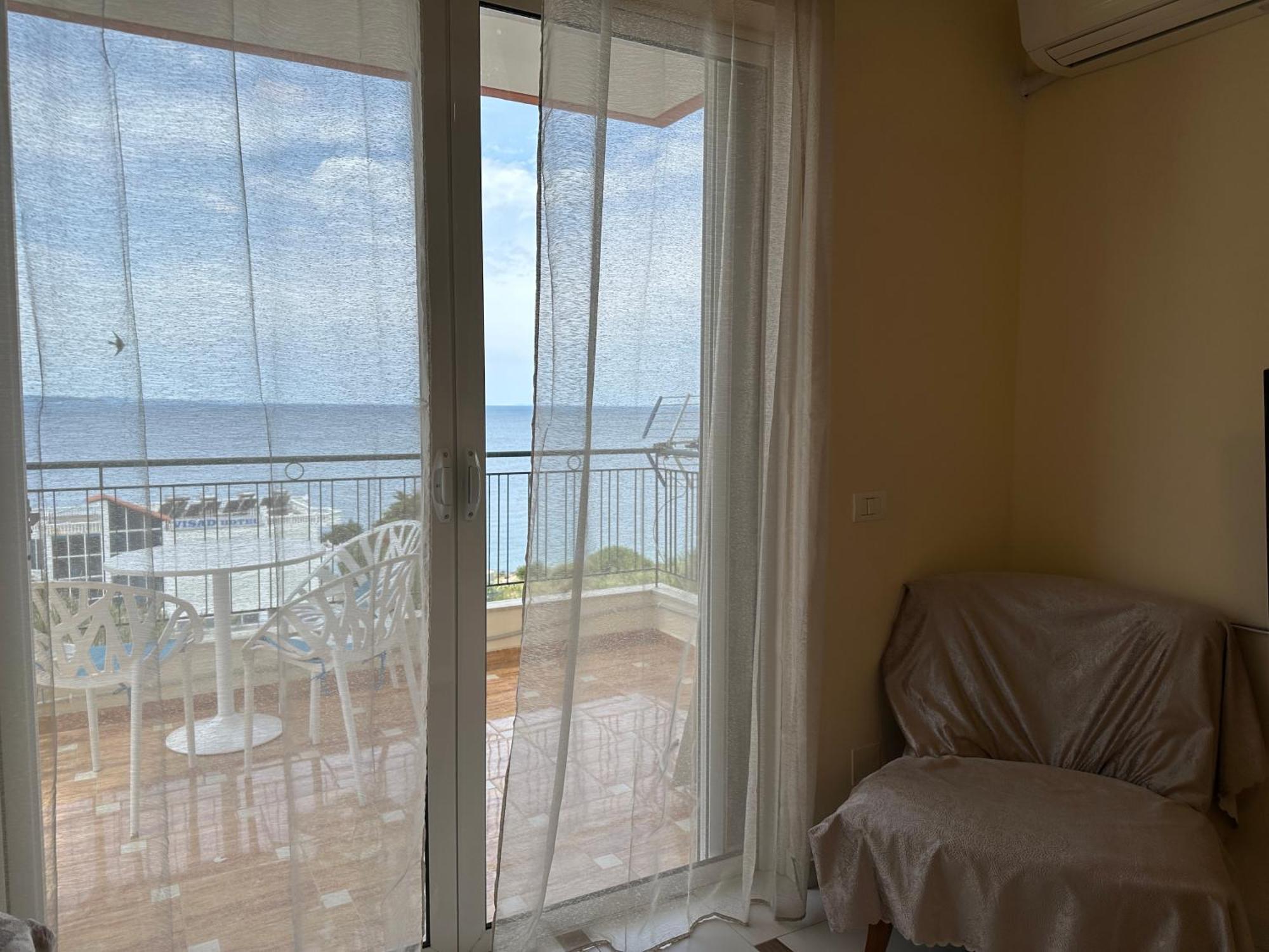 White Sea View Residence 2 Sarandë Esterno foto